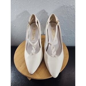 Elegant Cream Slingback Heels